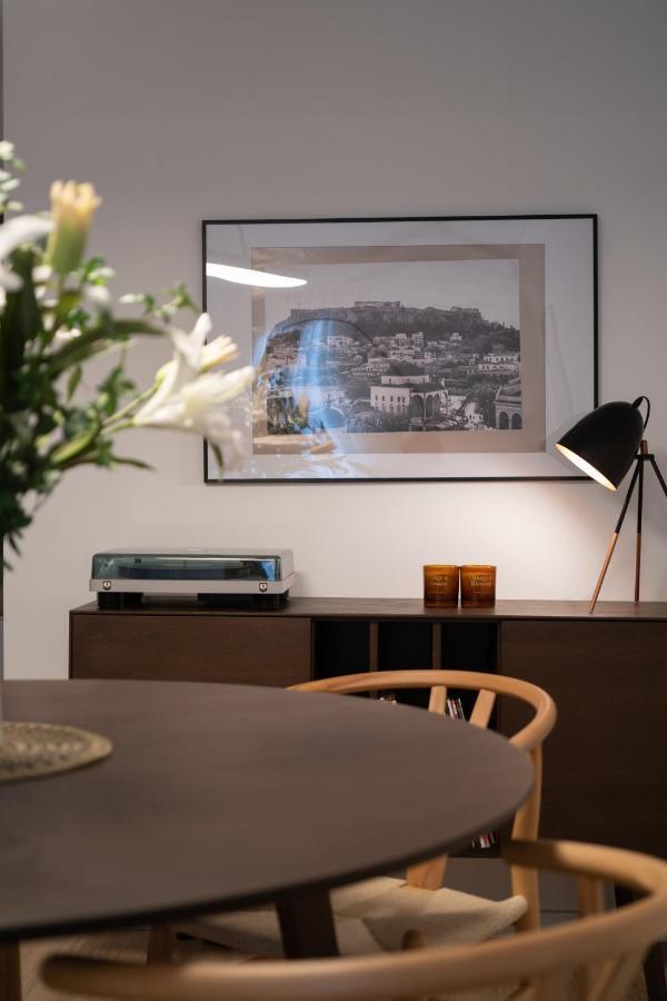 Unique 2 Bedrooms Apartment, Steps To Plaka And City Center Atenas Exterior foto