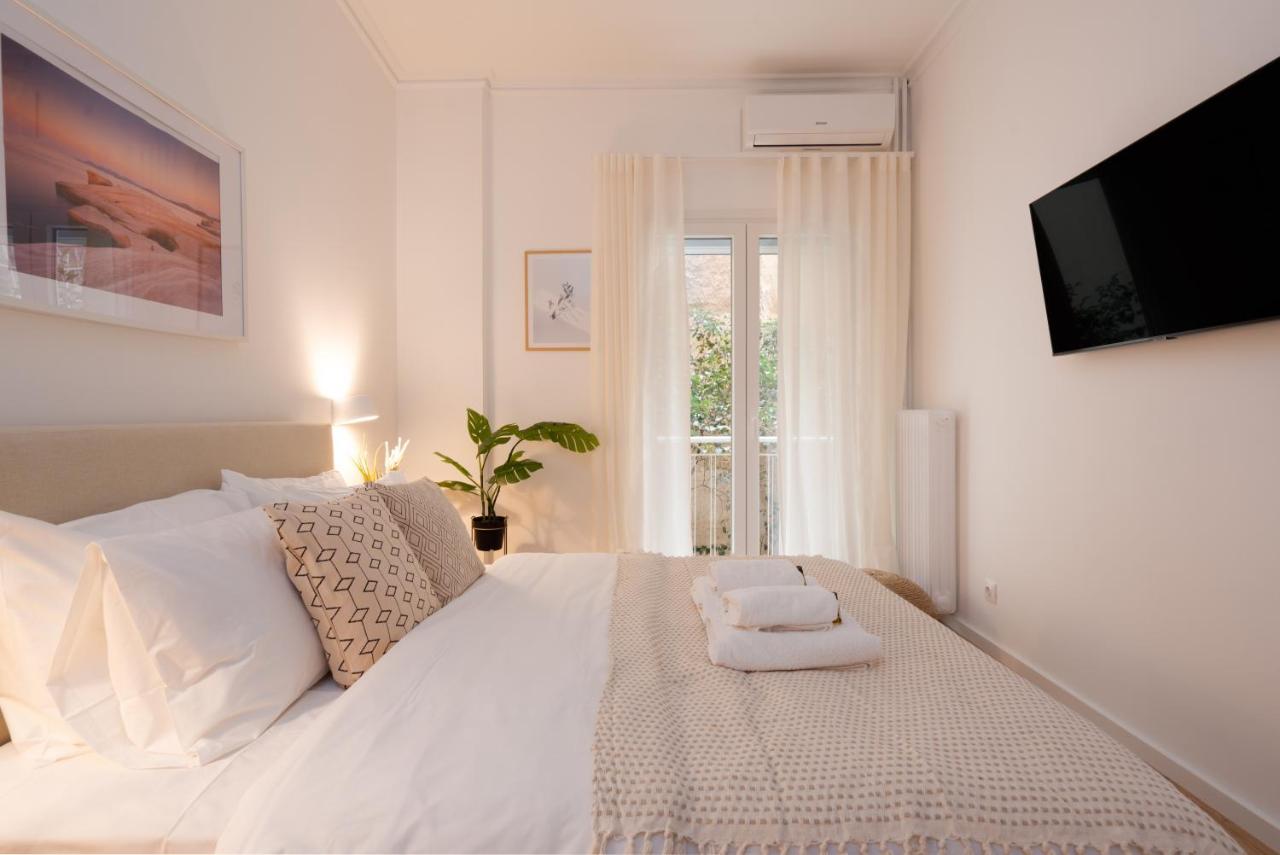 Unique 2 Bedrooms Apartment, Steps To Plaka And City Center Atenas Exterior foto