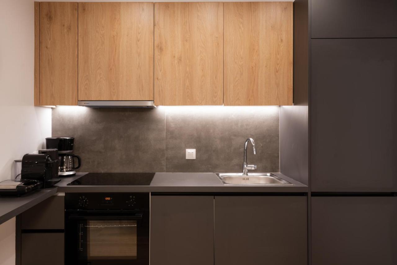 Unique 2 Bedrooms Apartment, Steps To Plaka And City Center Atenas Exterior foto