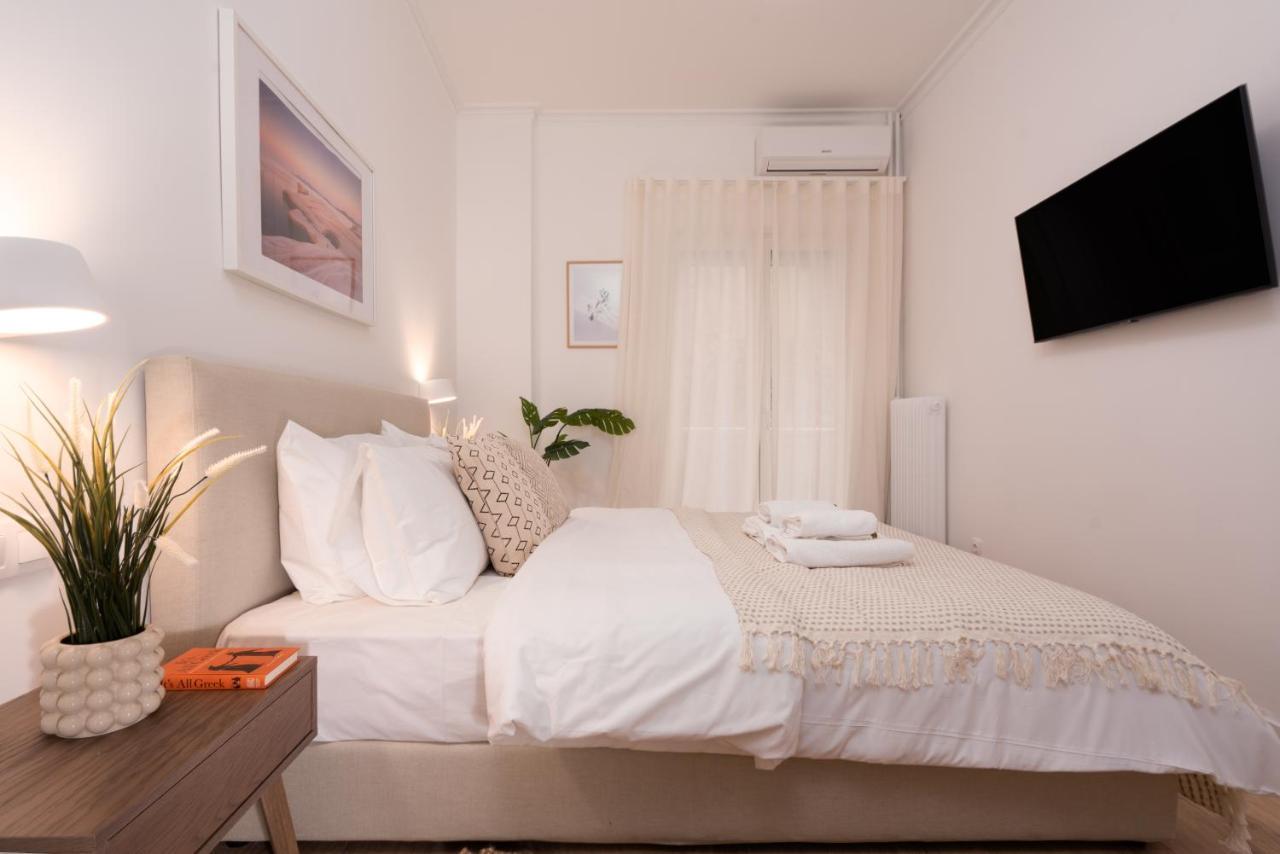 Unique 2 Bedrooms Apartment, Steps To Plaka And City Center Atenas Exterior foto